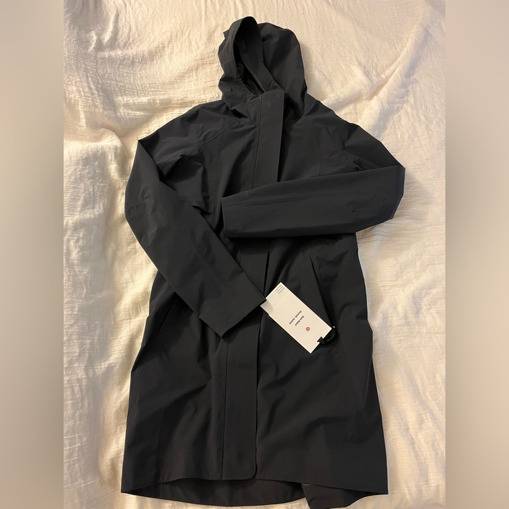 NWT LULULEMON Rain rebel stretch jacket in Black